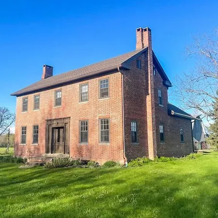 Farmhouse @ The Grange - 1800S Estate On 90 Acres Villa